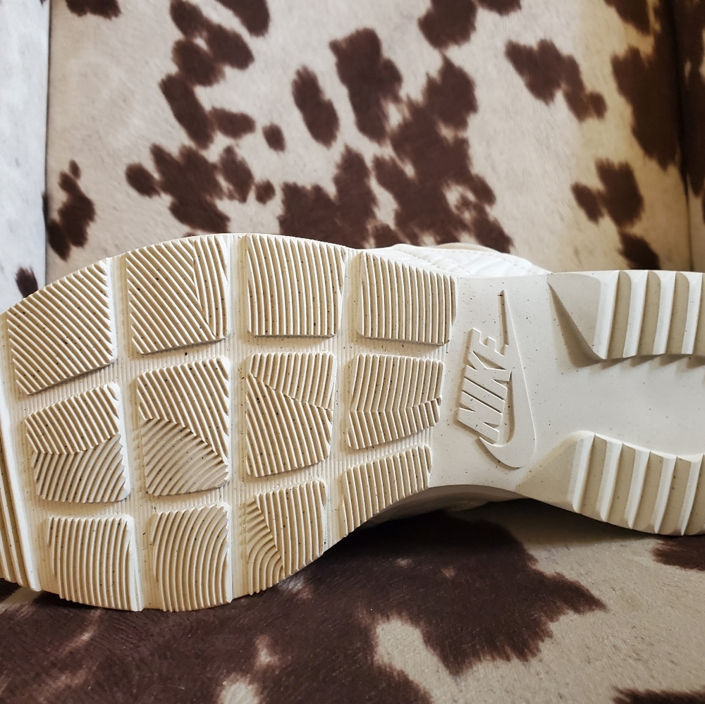 Cream nike tanjun boots - Picture 5 of 5
